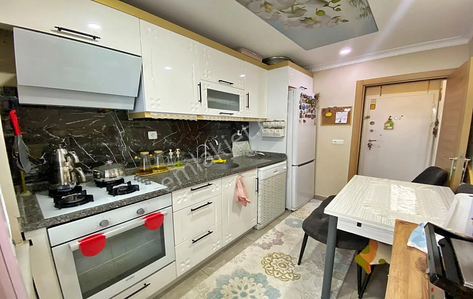 Akbatı Awm İstinye Hastanesinin Dibinde 2+1 Çift Balkonlu Arakat — fotoğraf 2