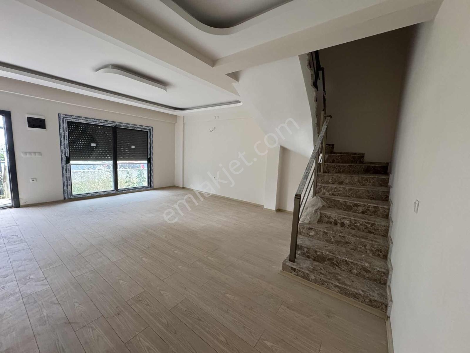 Menderes Coldwell Banker Poyraz'dan Muhteşem Konum 4+1 Villa — fotoğraf 3