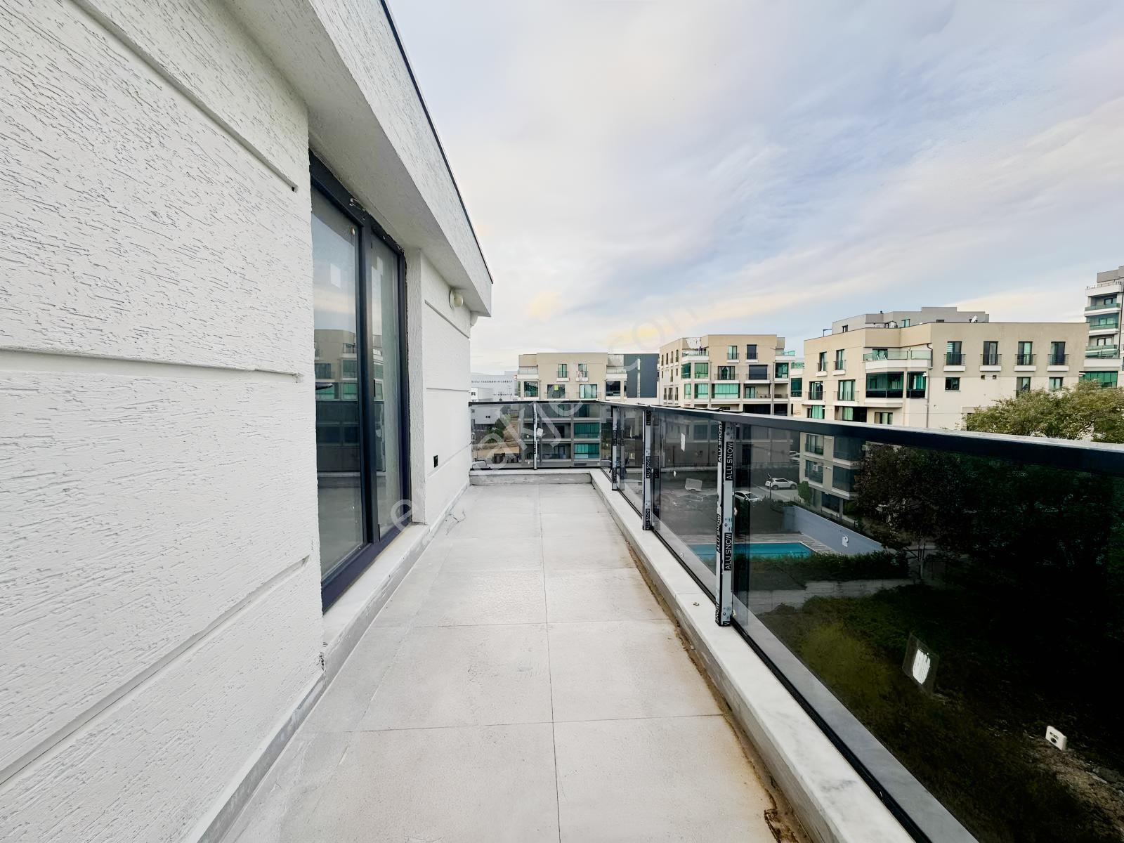 Sıfır, Havuzlu Sitede , 90 M2 Net , 1+1 Dubleks Daire — fotoğraf 30