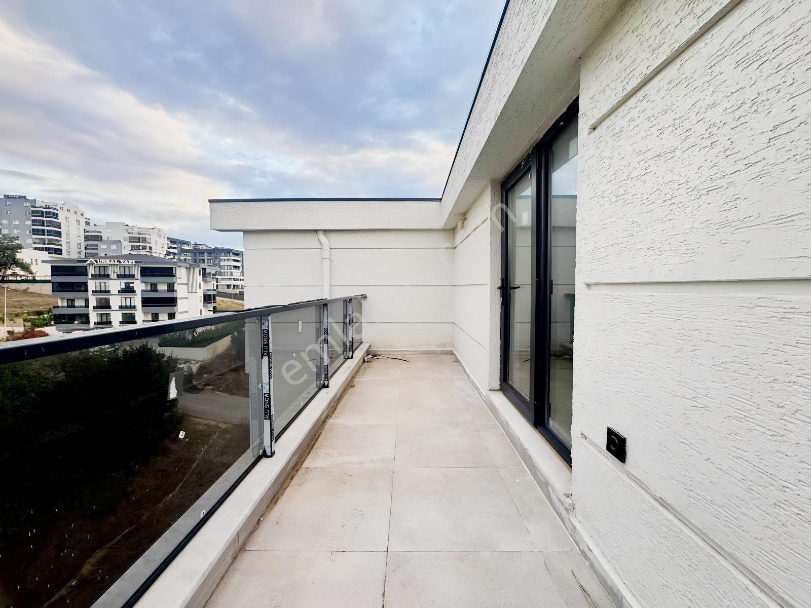 Sıfır, Havuzlu Sitede , 90 M2 Net , 1+1 Dubleks Daire — fotoğraf 31