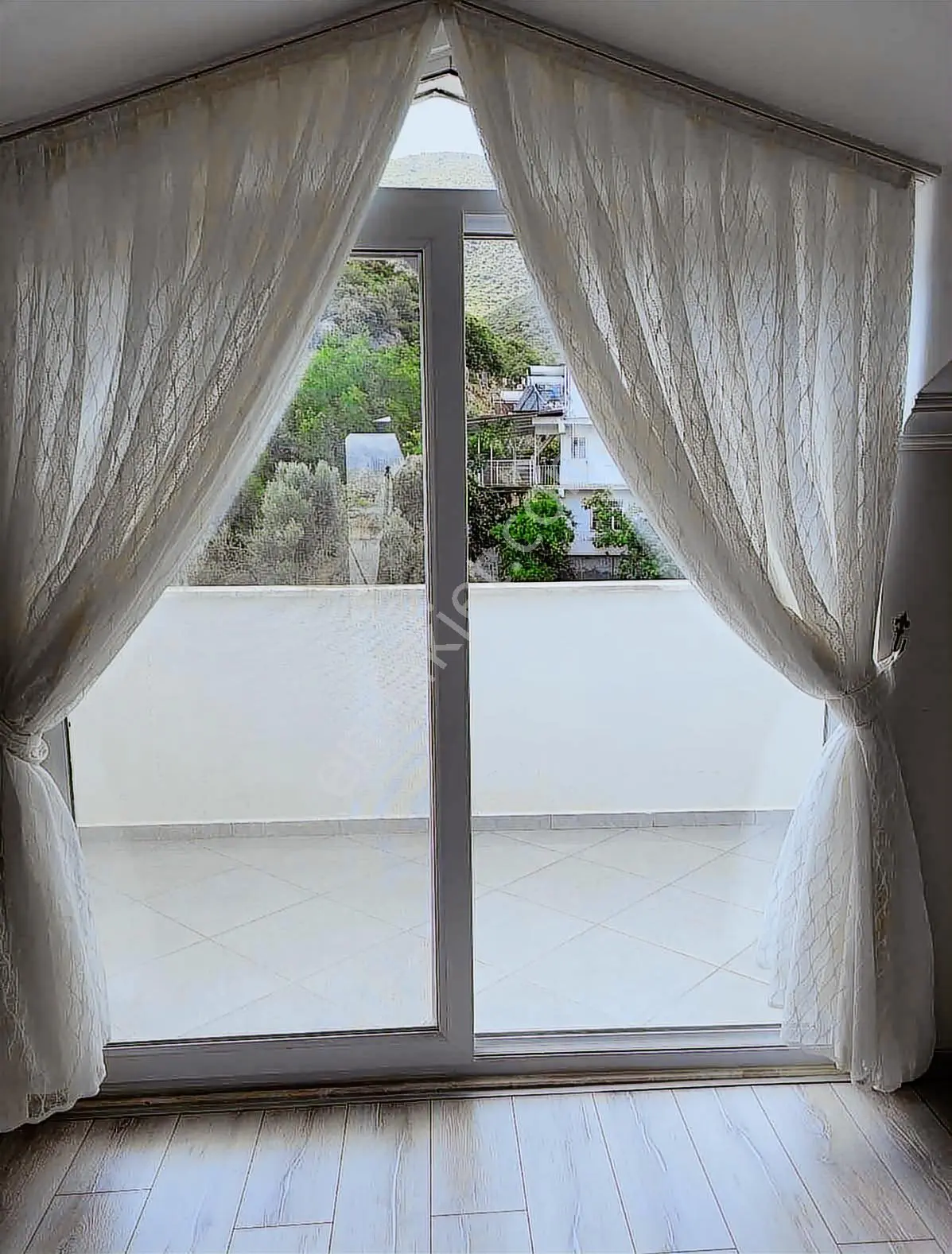 Doğayla İç İçe, Şehrin Kalbinde Kaloriferli 4,5+1 Dubleks — fotoğraf 24