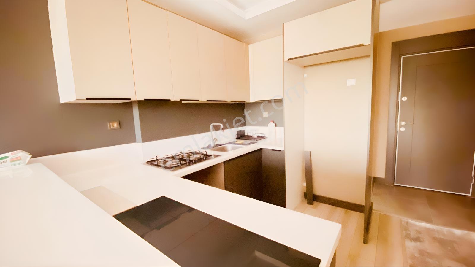 Remax Toros'tan Çıftlıkköy Zeytinkent'te Geniş 2+1 — fotoğraf 3
