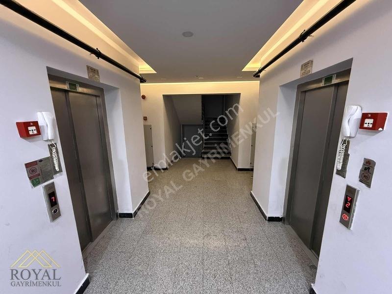 Royal'den Hillside Sitesi 3. Kat Satılık 3+1 — fotoğraf 7