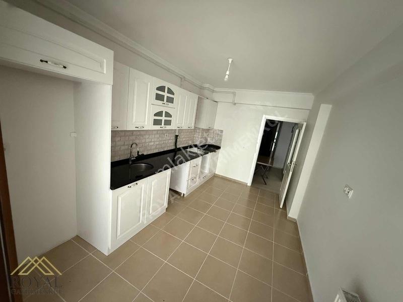 Royal'den Hillside Sitesi 3. Kat Satılık 3+1 — fotoğraf 9