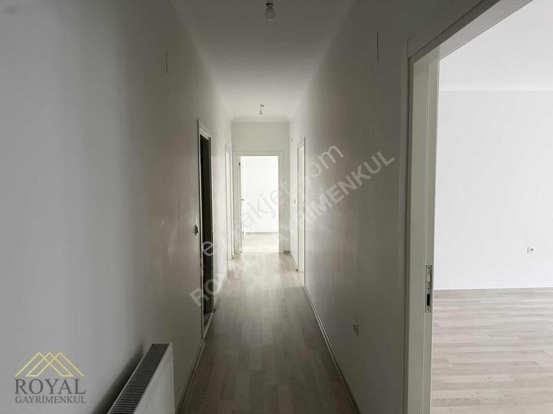 Royal'den Hillside Sitesi 3. Kat Satılık 3+1 — fotoğraf 11