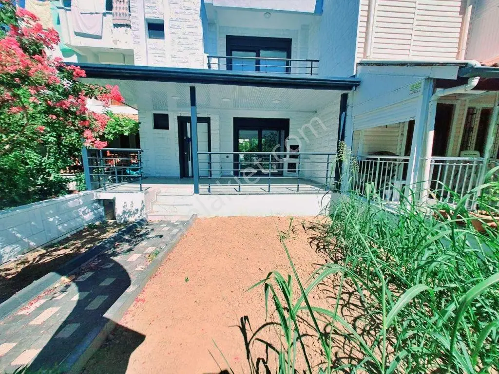 Uytundan Güre Fenerde Denize 150 Metre Bahçeli 4+1 Villa — fotoğraf 2