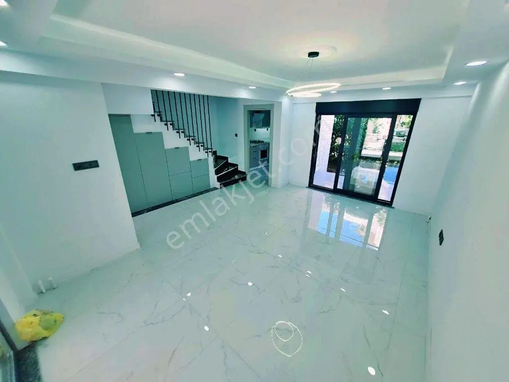 Uytundan Güre Fenerde Denize 150 Metre Bahçeli 4+1 Villa — fotoğraf 4