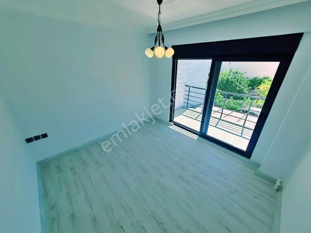 Uytundan Güre Fenerde Denize 150 Metre Bahçeli 4+1 Villa — fotoğraf 17