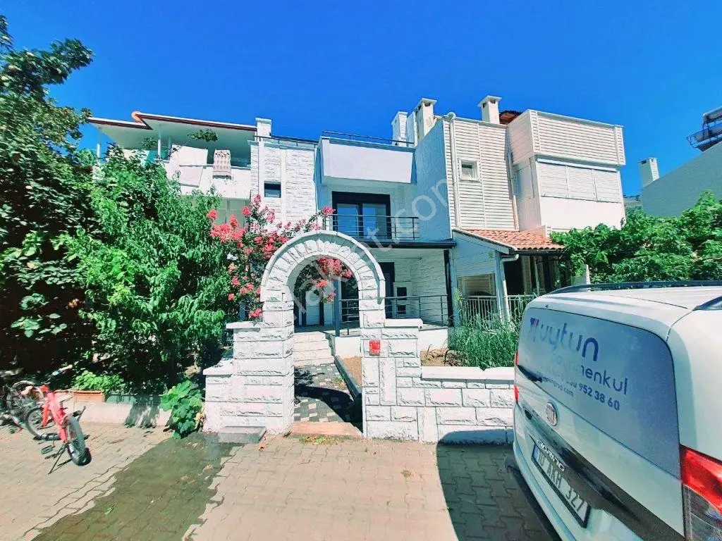 Uytundan Güre Fenerde Denize 150 Metre Bahçeli 4+1 Villa — fotoğraf 26