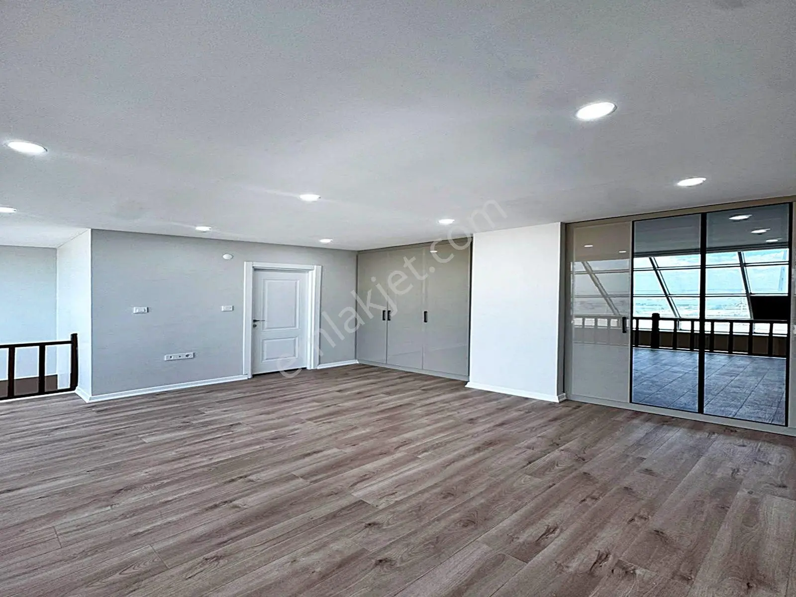Yıldırım Yapı'dan Metrobüse 5 Dk. Deniz Manzaralı Emsalsiz Krediye Uygun Satılık Loft Daire!!! — fotoğraf 21