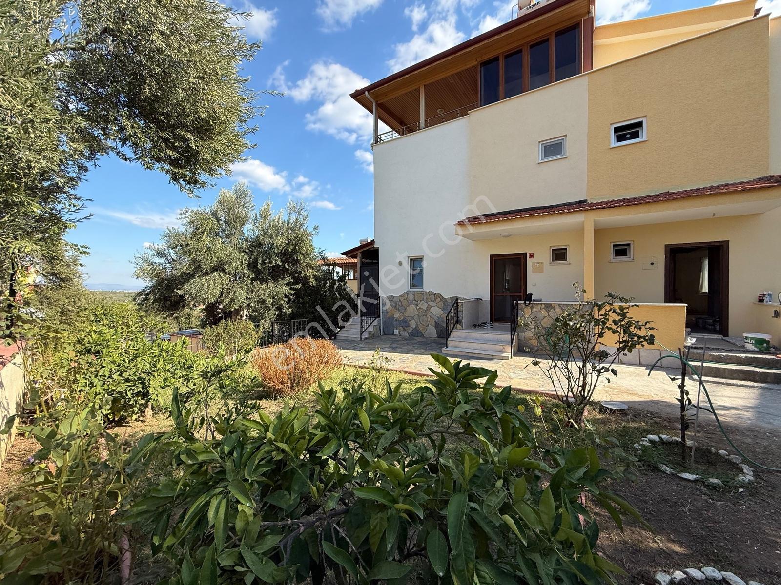 Edremit Avcılarda Site İçerisinde 4+2 Satılık Villa — fotoğraf 2