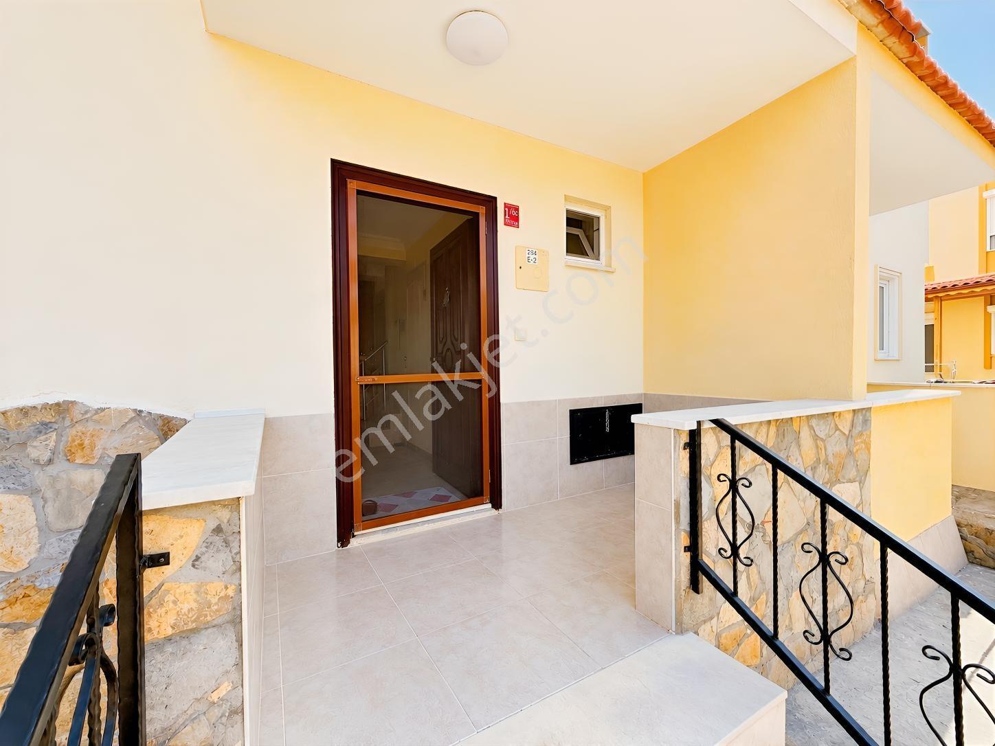 Edremit Avcılarda Site İçerisinde 4+2 Satılık Villa — fotoğraf 4