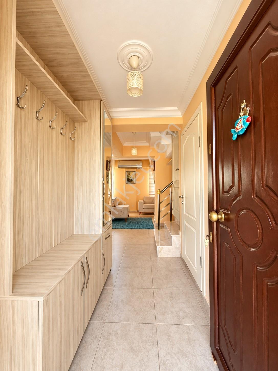 Edremit Avcılarda Site İçerisinde 4+2 Satılık Villa — fotoğraf 5