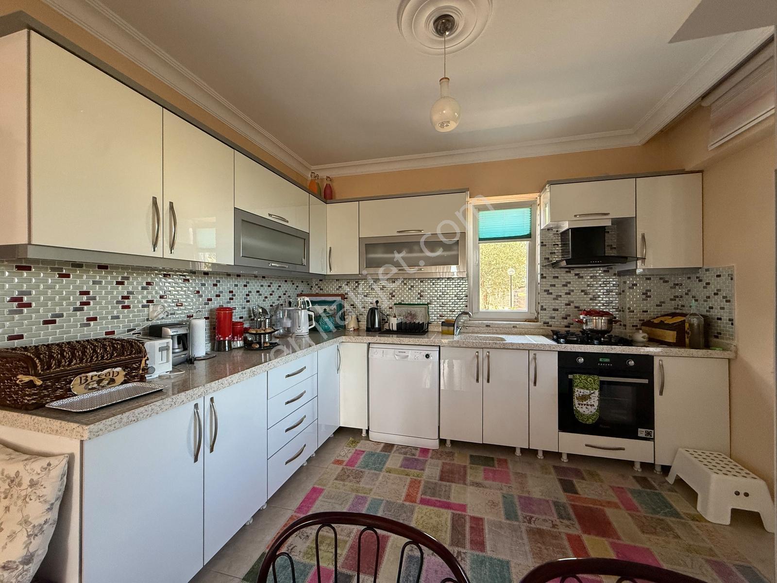 Edremit Avcılarda Site İçerisinde 4+2 Satılık Villa — fotoğraf 9