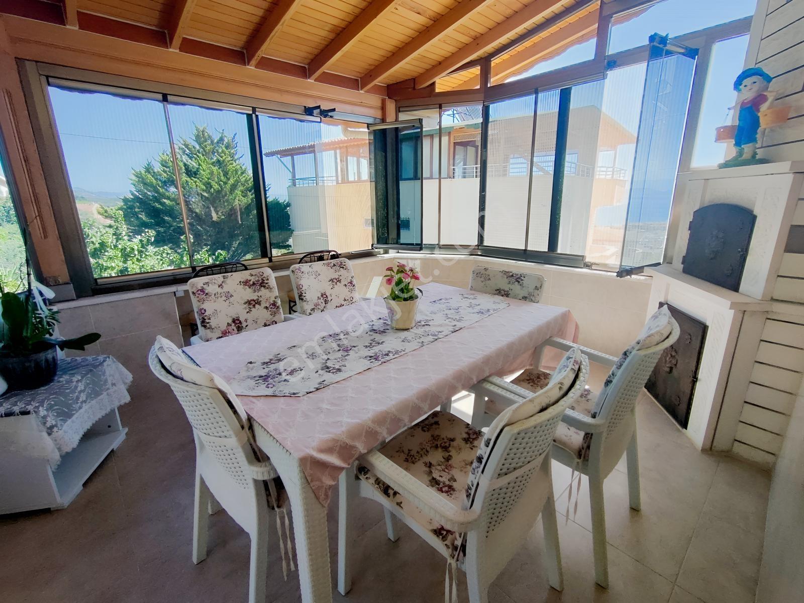 Edremit Avcılarda Site İçerisinde 4+2 Satılık Villa — fotoğraf 10