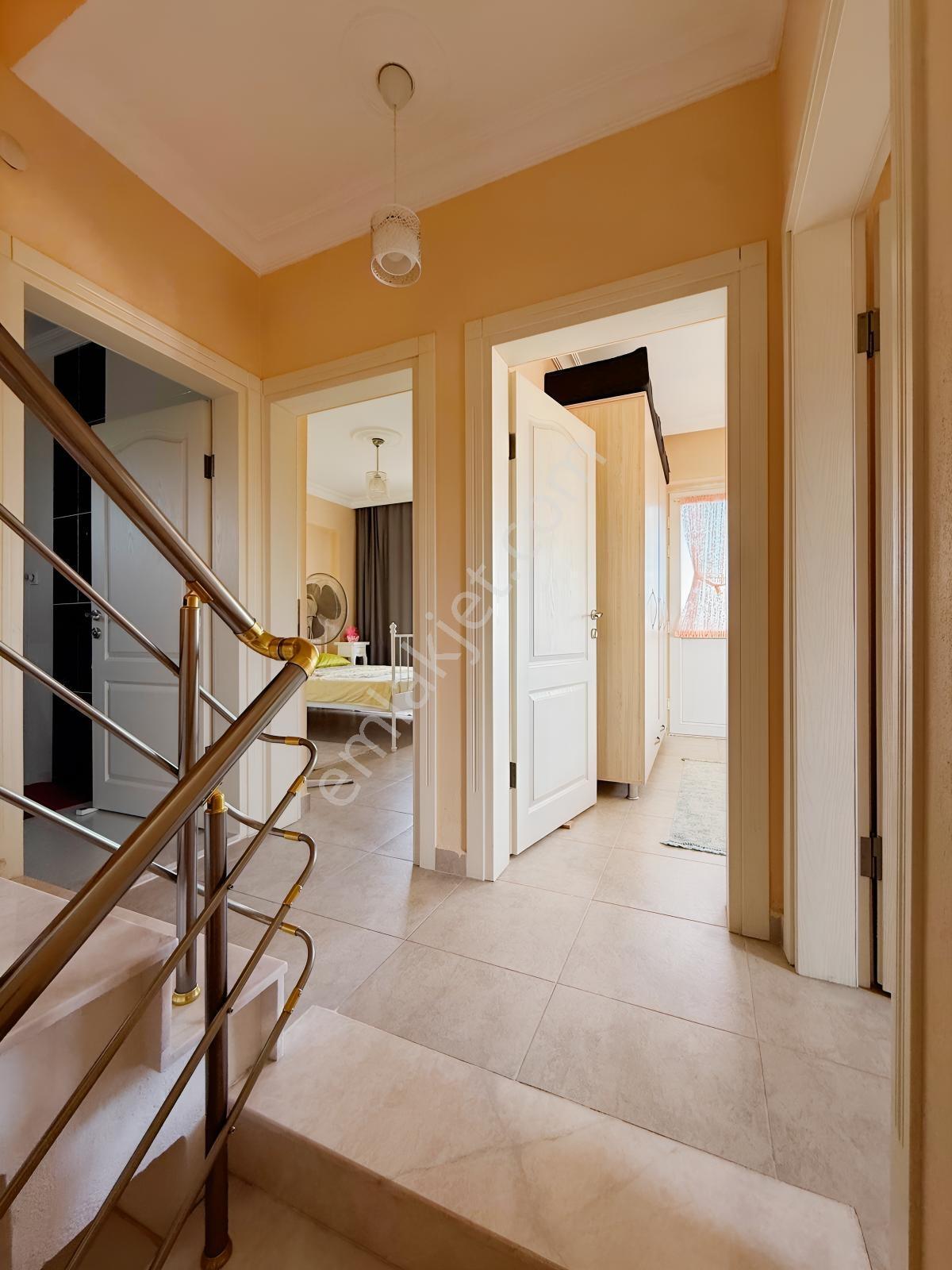 Edremit Avcılarda Site İçerisinde 4+2 Satılık Villa — fotoğraf 14