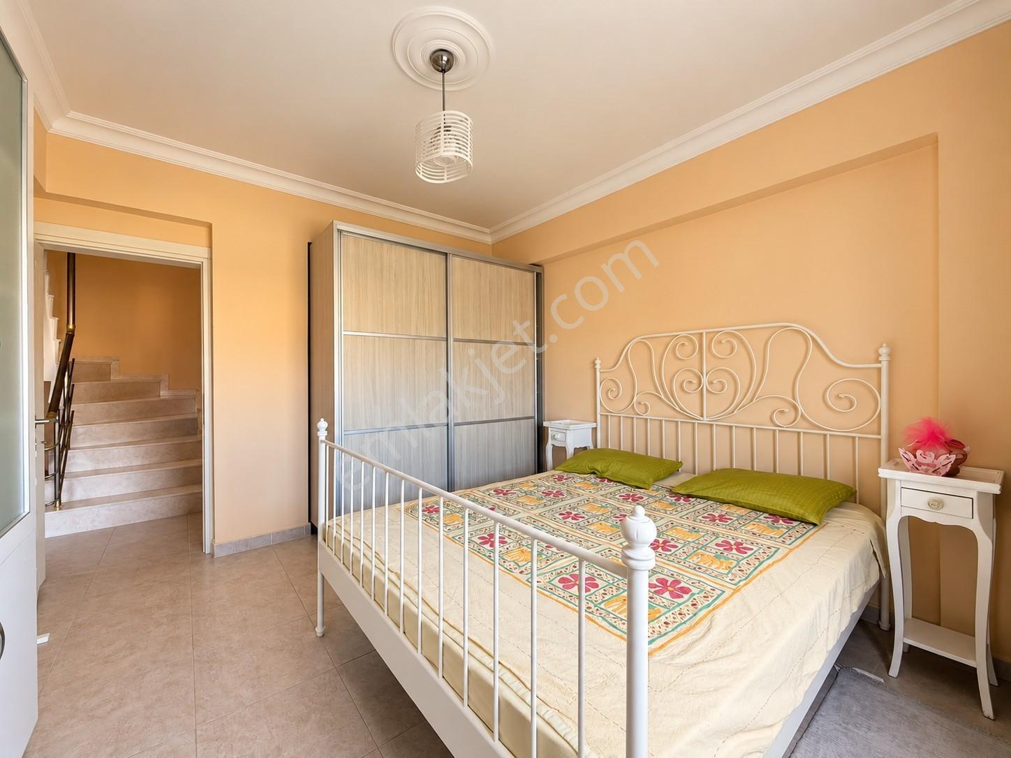 Edremit Avcılarda Site İçerisinde 4+2 Satılık Villa — fotoğraf 15