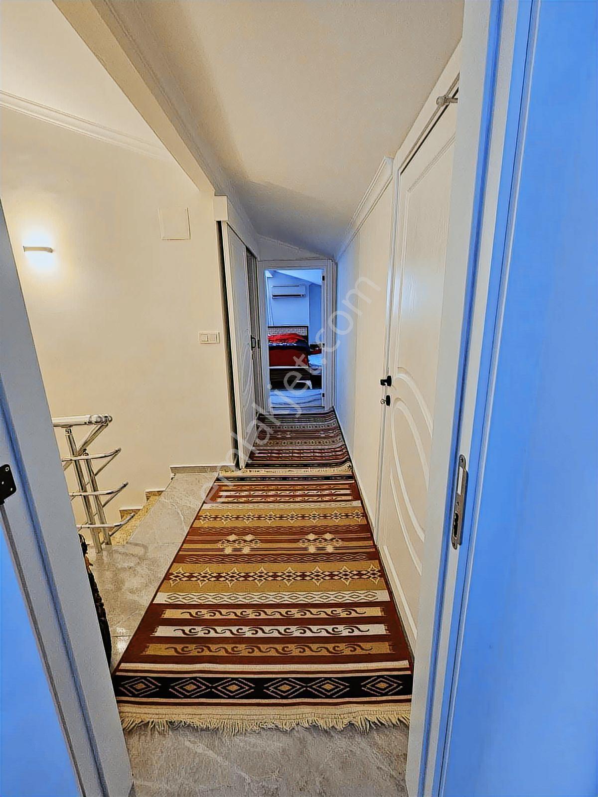Fethiye'de Satılık Kapalı Mutfak Geniş 4+1 Daire — fotoğraf 3