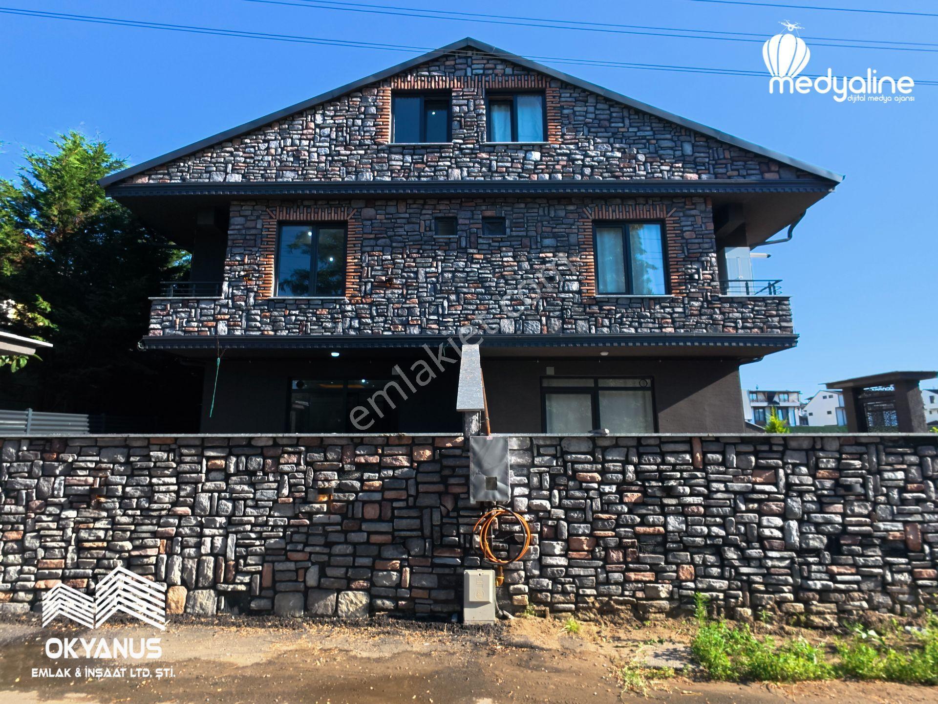 Sakarya Kocaali Yalı Mah De Ön Cephe Havuzlu Satılık 3+1 Villa
