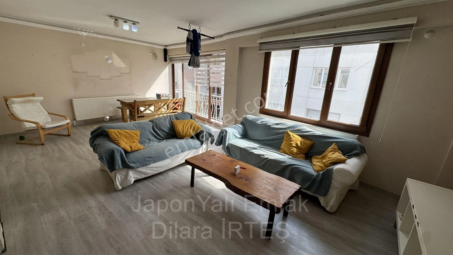 Küçükyalı’da Ara Kat İçi Yapılı Satılık Daire