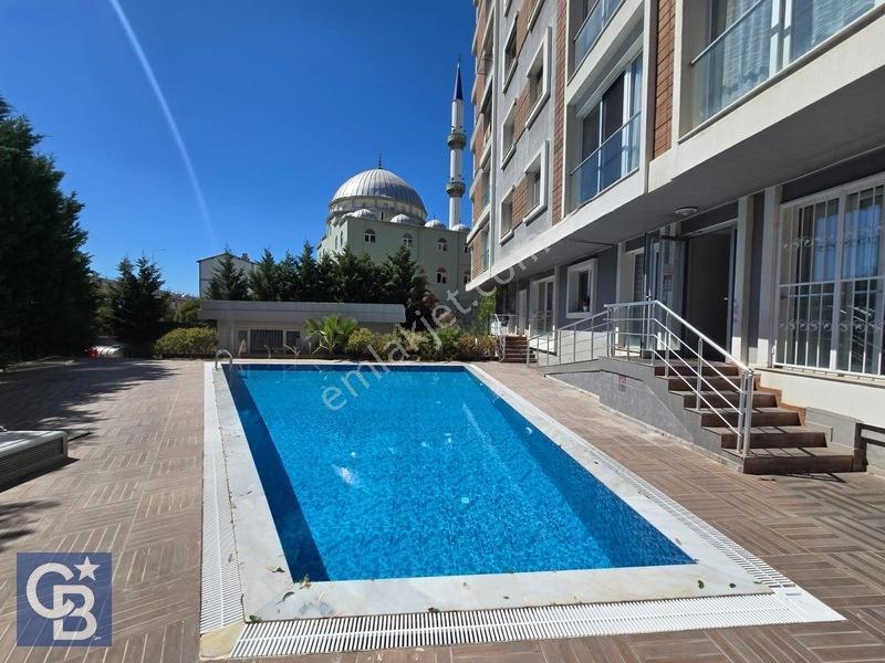 Cb Odak'Tan Çiğli'De Havuzlu Sitede Satılık Eşyalı 1+1 Daire!
