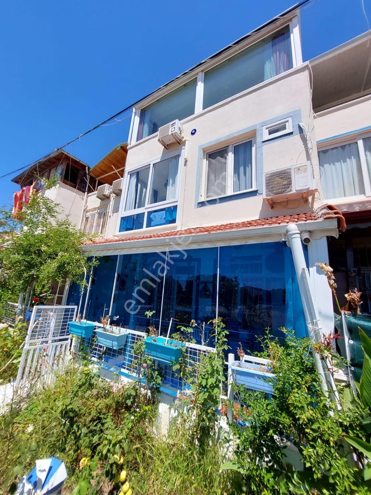 Foça Mah. Plaja 300m 4+1