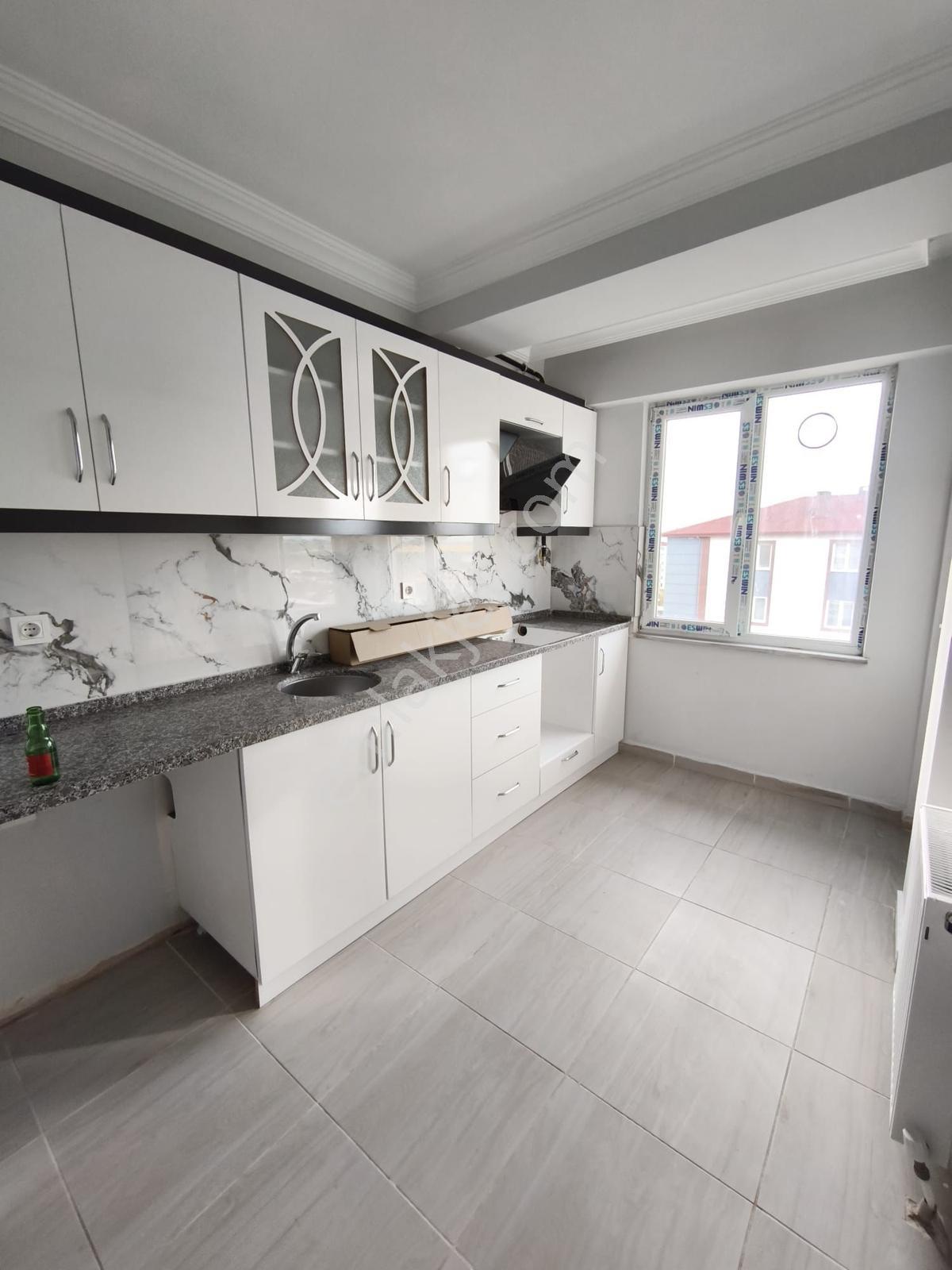 Çorlu Ulaşta Aile Apartmanında Satılık 2+1 Daire — fotoğraf 2