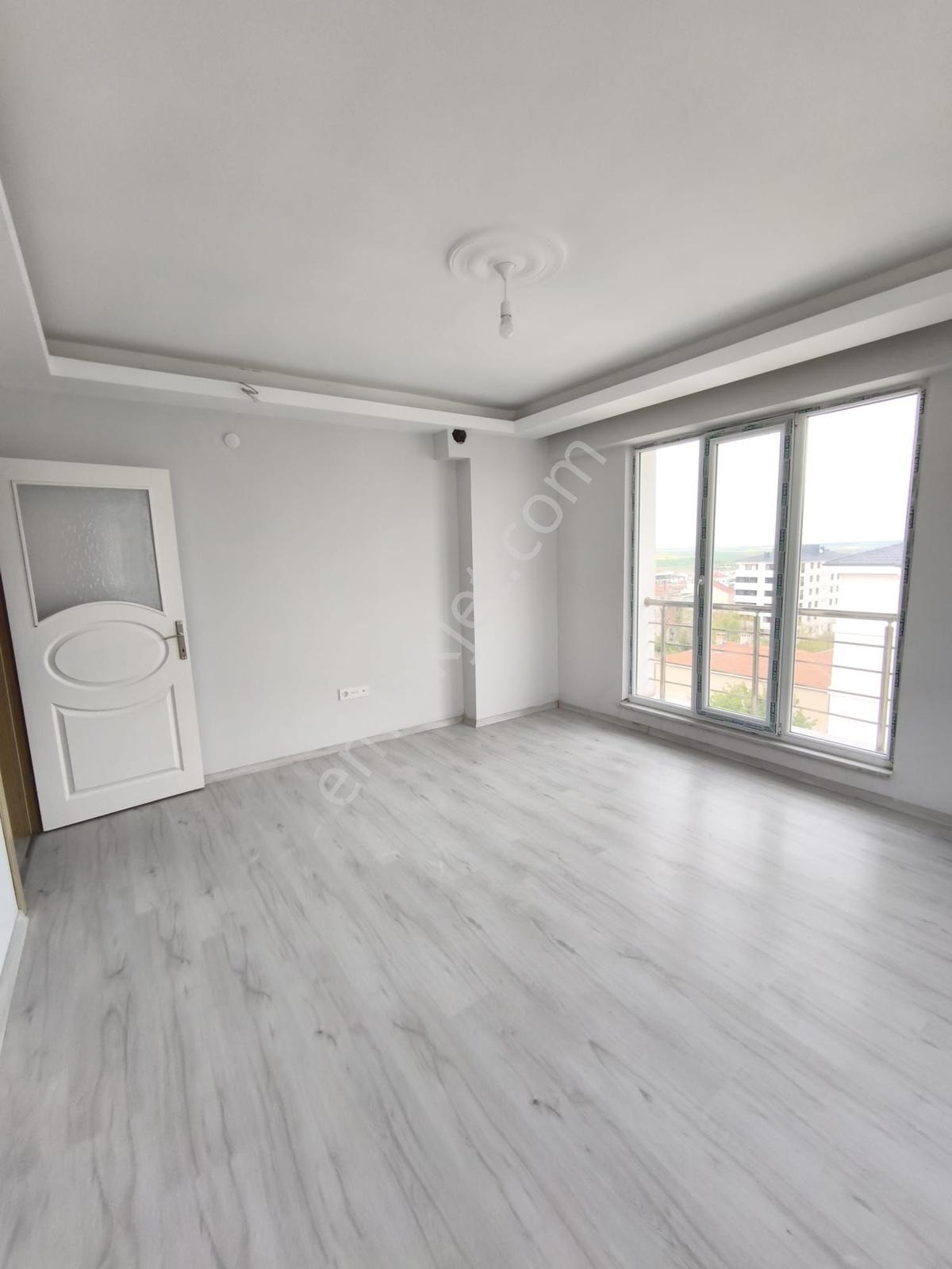 Çorlu Ulaşta Aile Apartmanında Satılık 2+1 Daire — fotoğraf 3