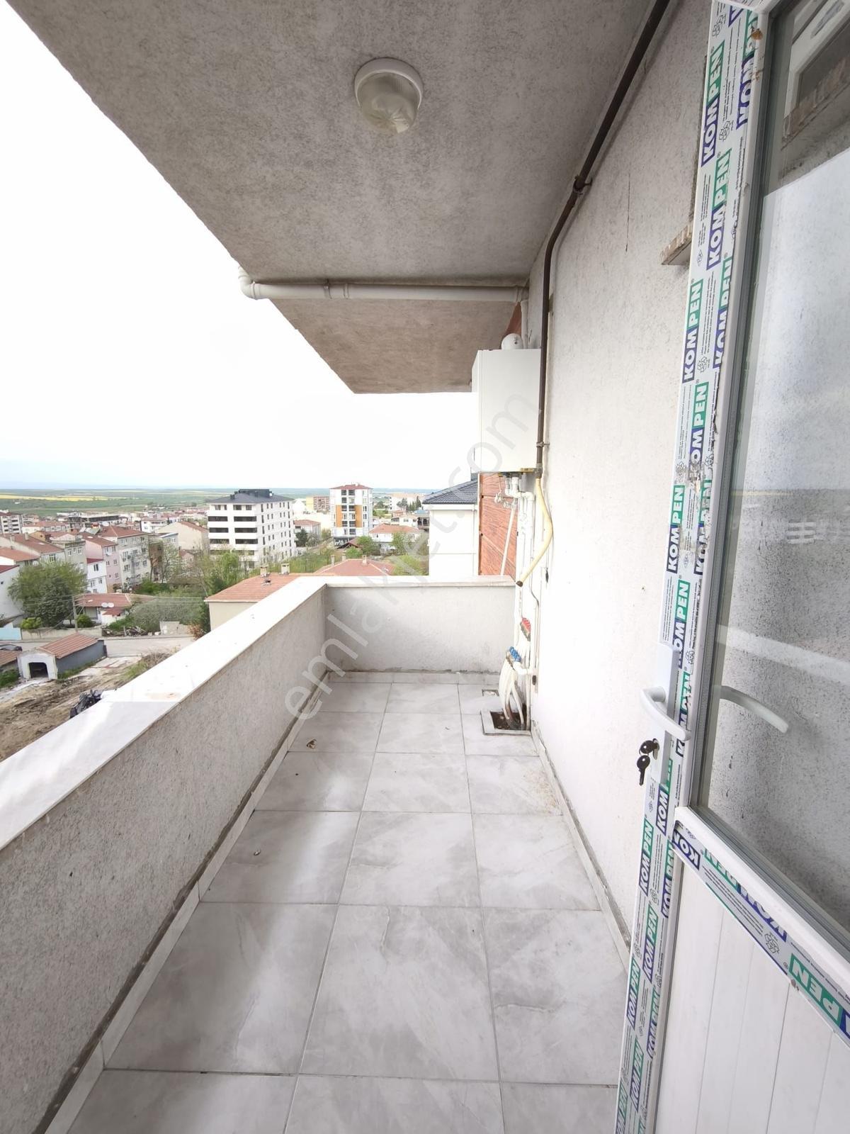 Çorlu Ulaşta Aile Apartmanında Satılık 2+1 Daire — fotoğraf 4