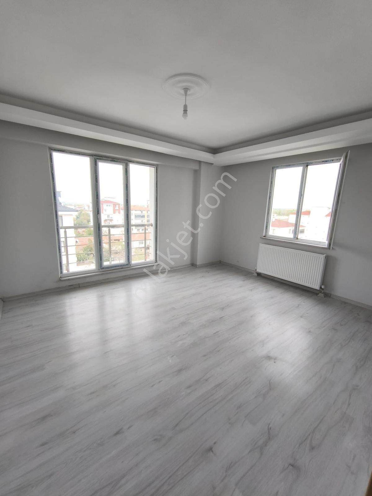 Çorlu Ulaşta Aile Apartmanında Satılık 2+1 Daire — fotoğraf 5