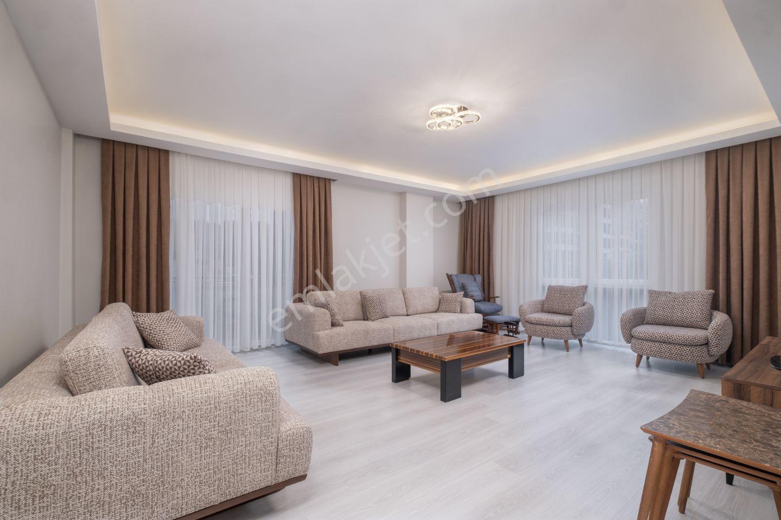 Remax Advantage'dan Balkan Bulvarı Cadde Üzerinde Arakat Siteiçi — fotoğraf 3