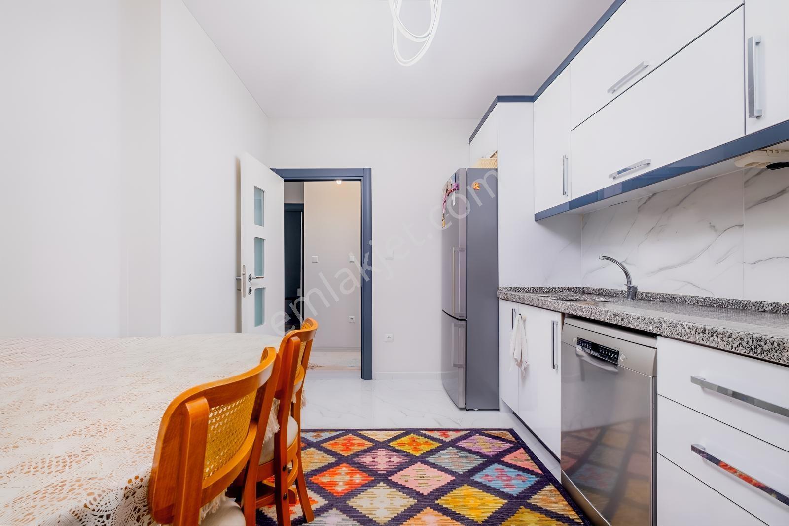 Remax Advantage'dan Balkan Bulvarı Cadde Üzerinde Arakat Siteiçi — fotoğraf 8