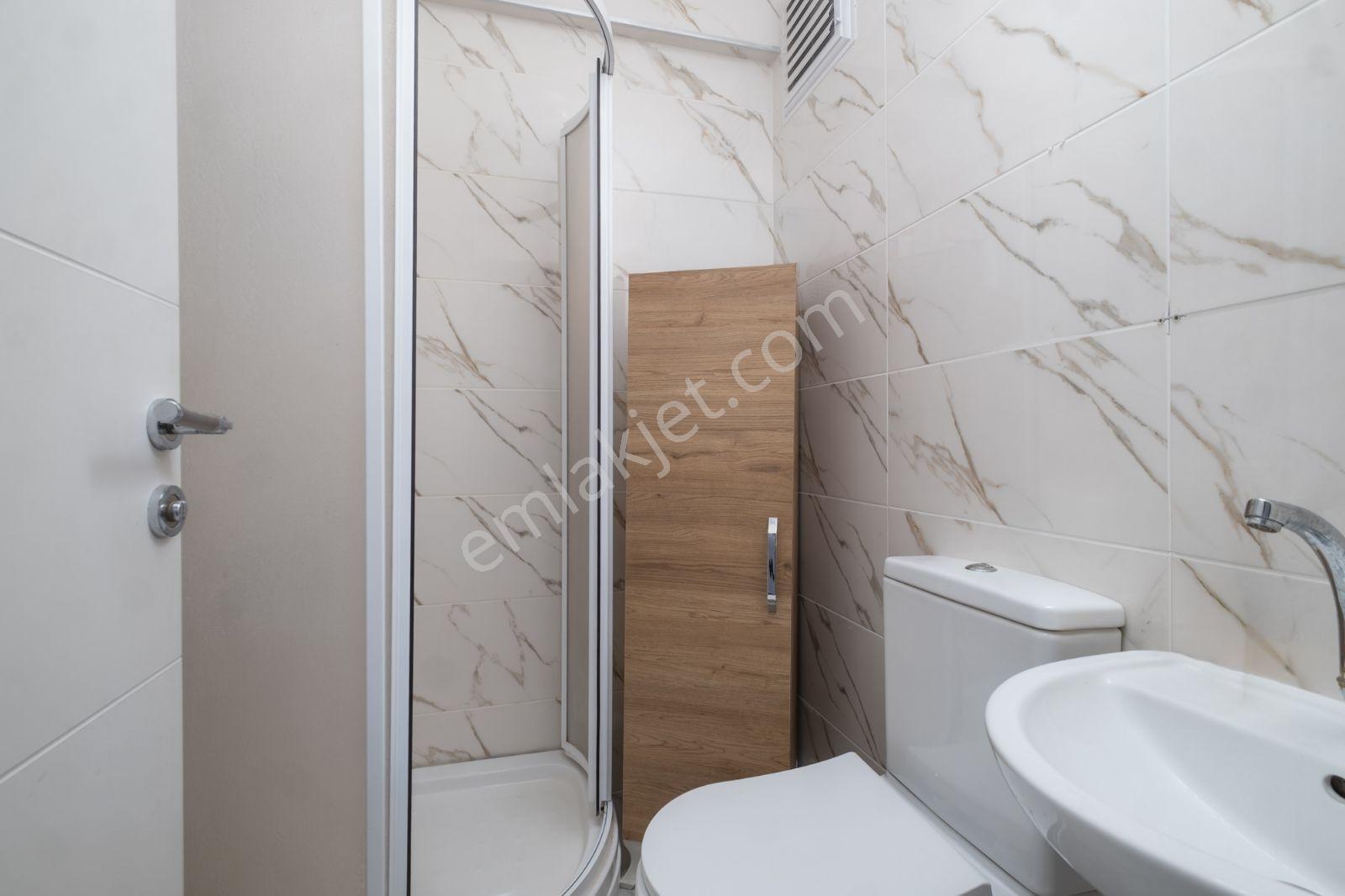 Remax Advantage'dan Balkan Bulvarı Cadde Üzerinde Arakat Siteiçi — fotoğraf 21