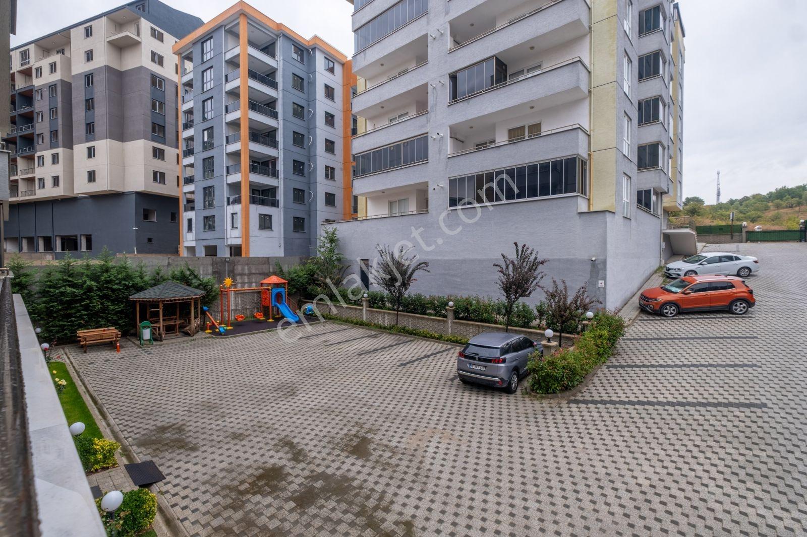 Remax Advantage'dan Balkan Bulvarı Cadde Üzerinde Arakat Siteiçi — fotoğraf 28