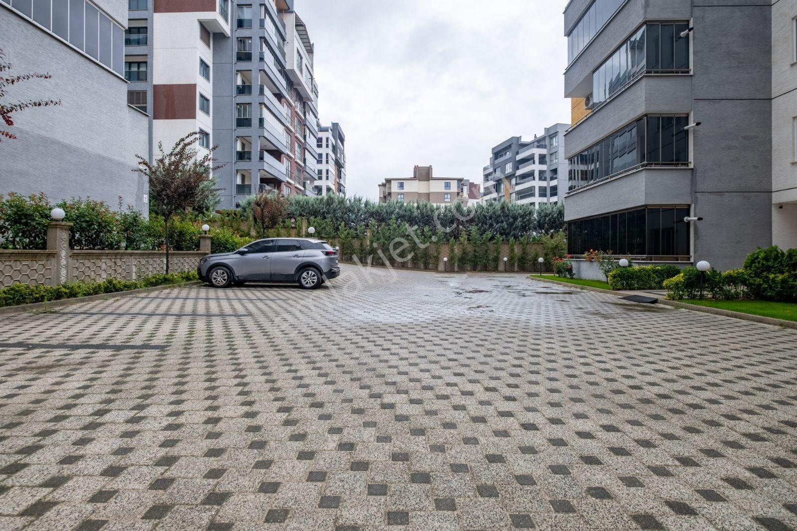 Remax Advantage'dan Balkan Bulvarı Cadde Üzerinde Arakat Siteiçi — fotoğraf 35