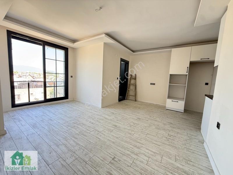 Seferihisar Doğanbeyde Satılık 1 + 1 Deniz Tarafında Daire