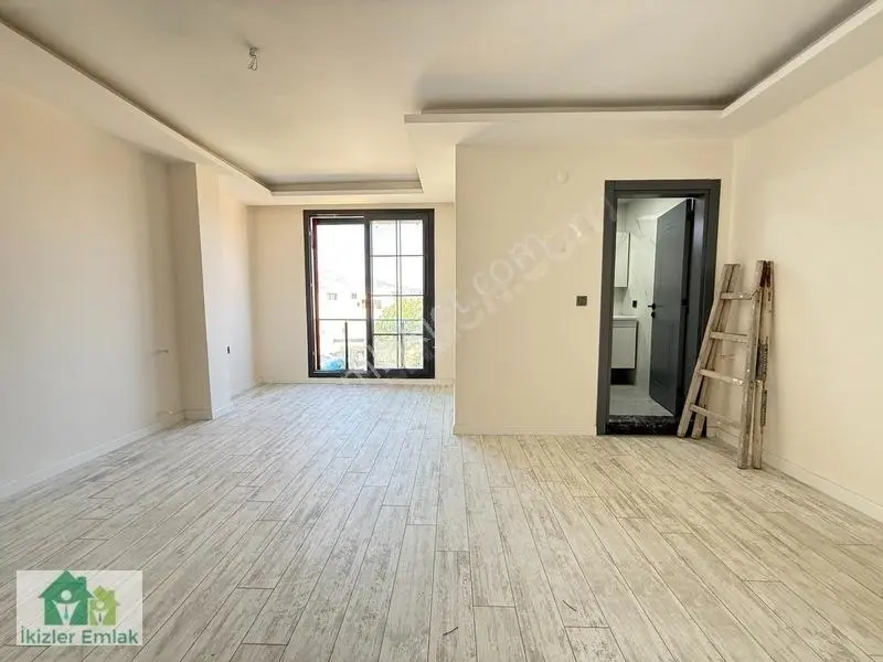 Seferihisar Doğanbeyde Satılık 1 + 1 Deniz Tarafında Daire — fotoğraf 3