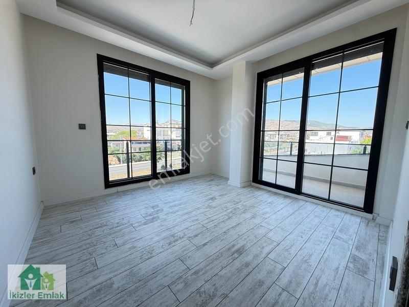 Seferihisar Doğanbeyde Satılık 1 + 1 Deniz Tarafında Daire — fotoğraf 18