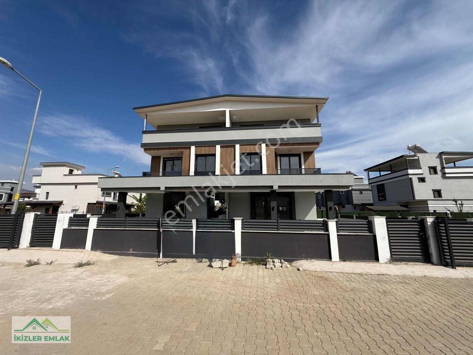 Seferihisar Doğanbey'de Satılık Sıfır 3+1 Dubleks Villa Geniş Bahçeli — fotoğraf 3