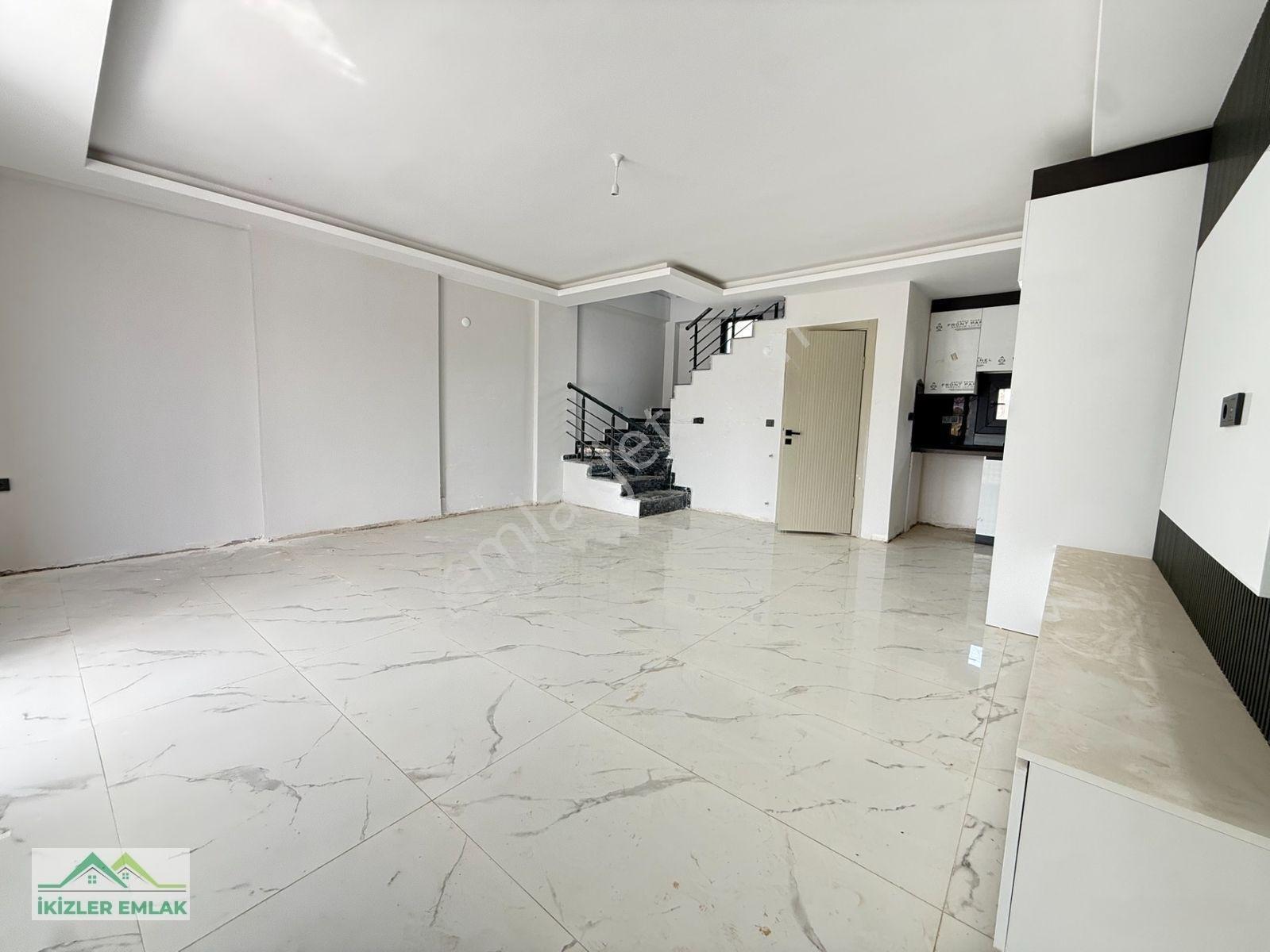 Seferihisar Doğanbey'de Satılık Sıfır 3+1 Dubleks Villa Geniş Bahçeli — fotoğraf 13