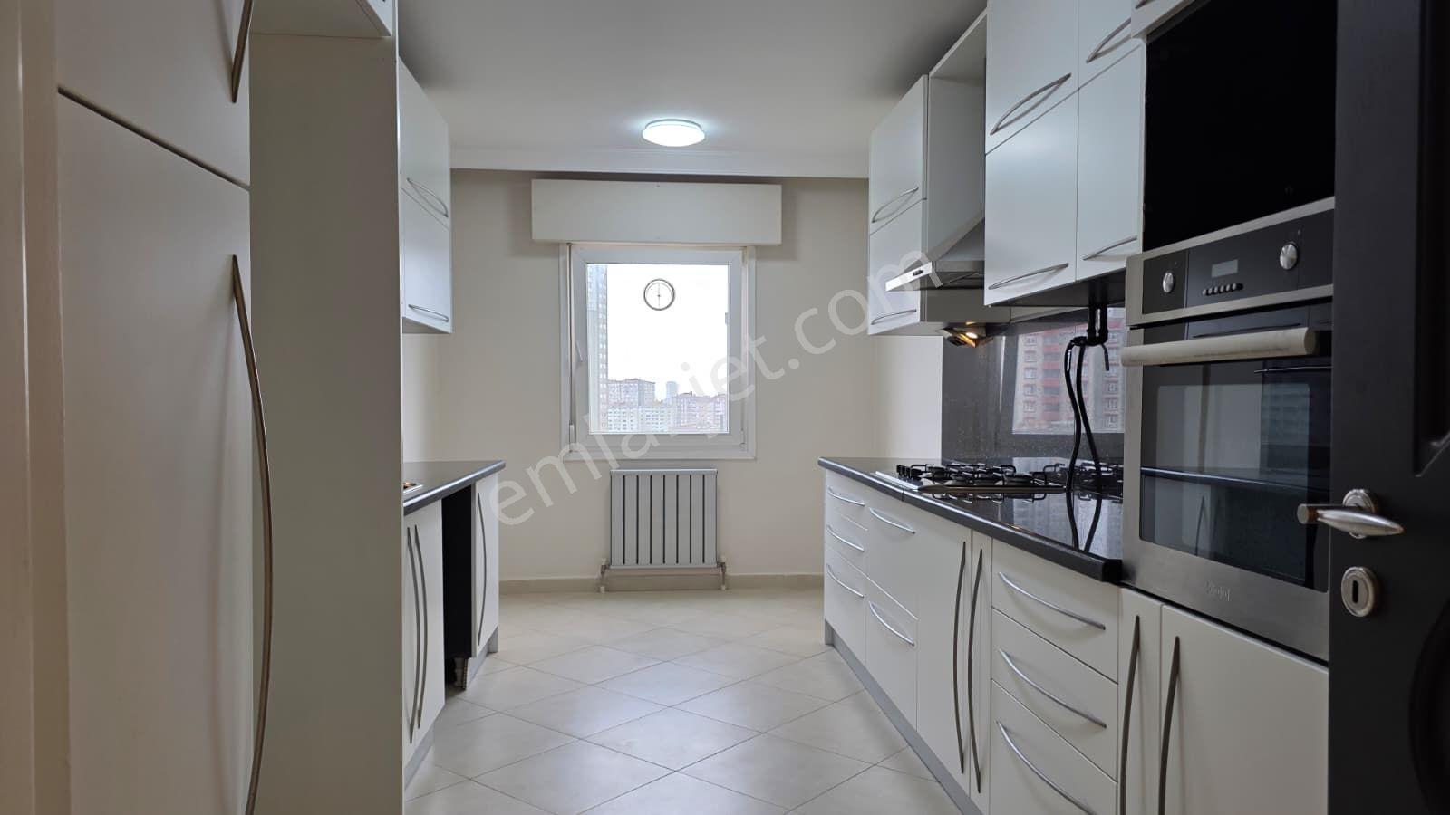 Ataşehir Ata Blokları'nda Boş / Masrafsız Satılık 3+1 Daire — fotoğraf 14
