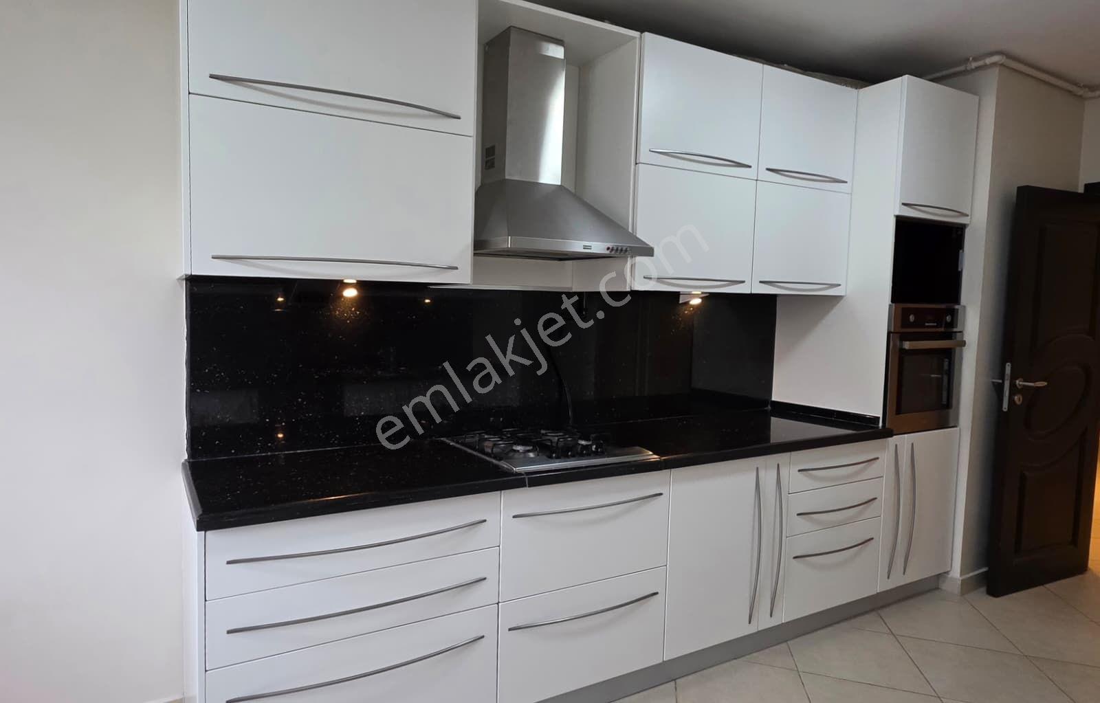 Ataşehir Ata Blokları'nda Boş / Masrafsız Satılık 3+1 Daire — fotoğraf 15