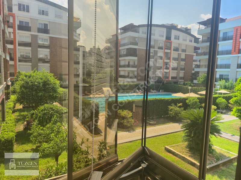 Konyaalti Limanda Site İçerisinde Satılık 3+1 Daire