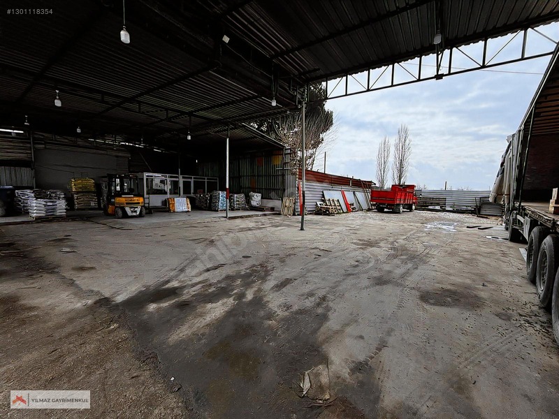 Yılmaz Gayrimenkul'den 2200m2 İçinde İş Yeri Ve Dam Olan Arsa