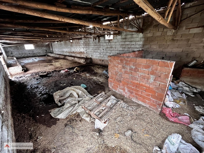 Yılmaz Gayrimenkul'den 2200m2 İçinde İş Yeri Ve Dam Olan Arsa — fotoğraf 5