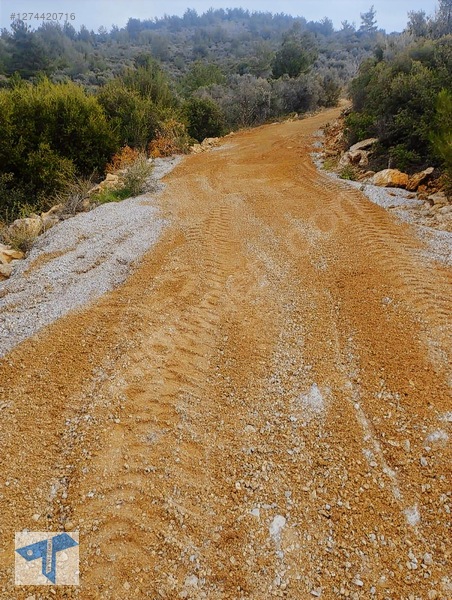 Torbalı'da Manzaralı, 250m² Yatırımlık Arsa — fotoğraf 4