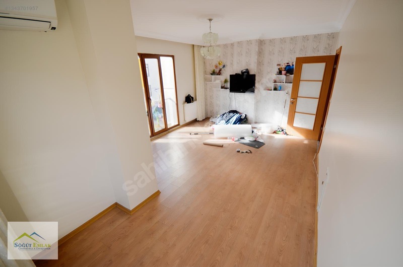 Huzurevi Metrosuna Yakın 2+1 Ara Katta Kiralık Daire