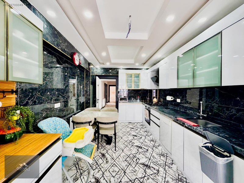 Özgül Emlak'tan Lüx Sitede Çift Banyolu G.odalı Full Yapılı 4+1 — fotoğraf 5