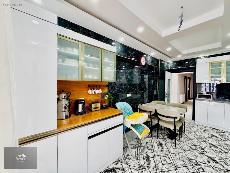 Özgül Emlak'tan Lüx Sitede Çift Banyolu G.odalı Full Yapılı 4+1 — fotoğraf 7