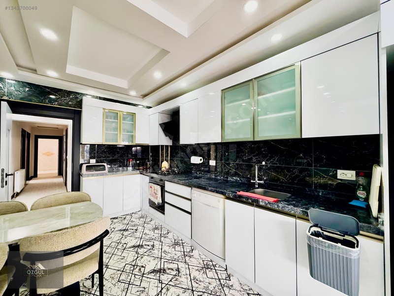 Özgül Emlak'tan Lüx Sitede Çift Banyolu G.odalı Full Yapılı 4+1 — fotoğraf 8